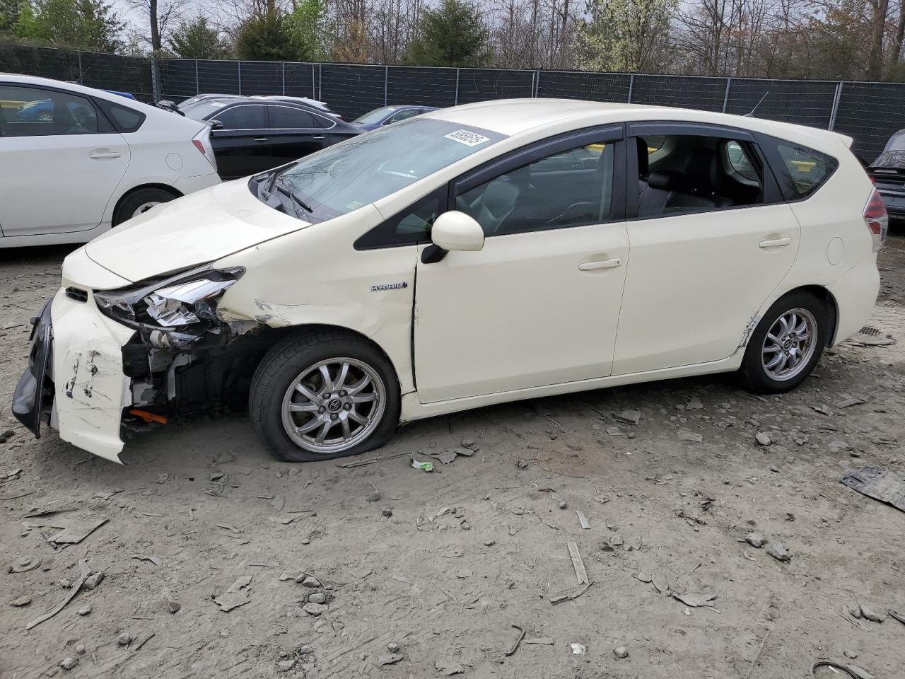 TOYOTA PRIUS V 2016