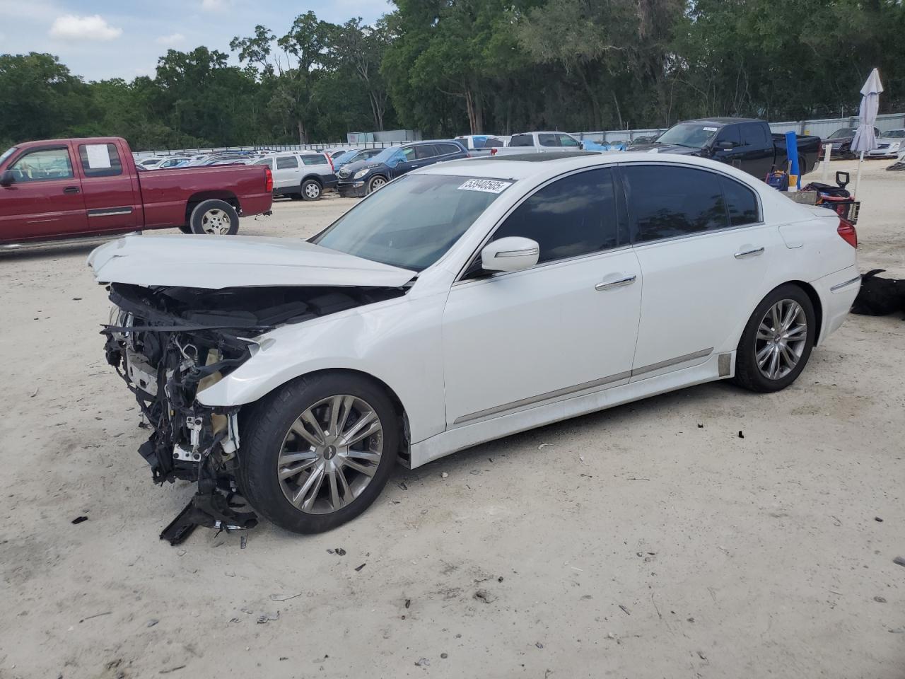 HYUNDAI GENESIS 5. 2012