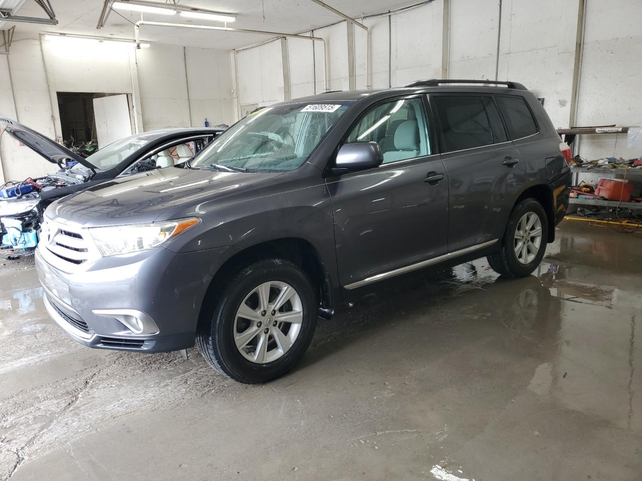 TOYOTA HIGHLANDER 2013
