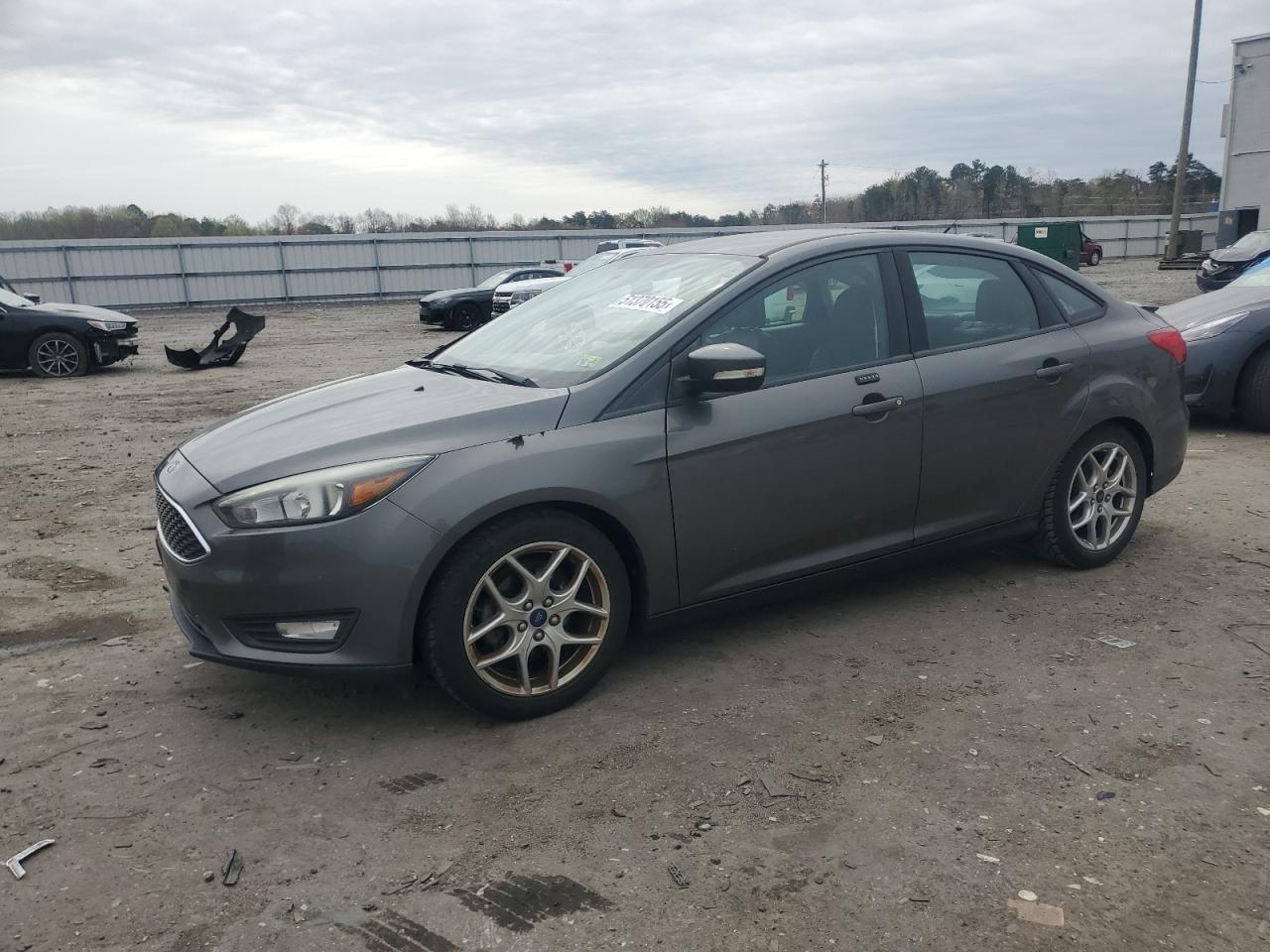 FORD FOCUS SE 2015