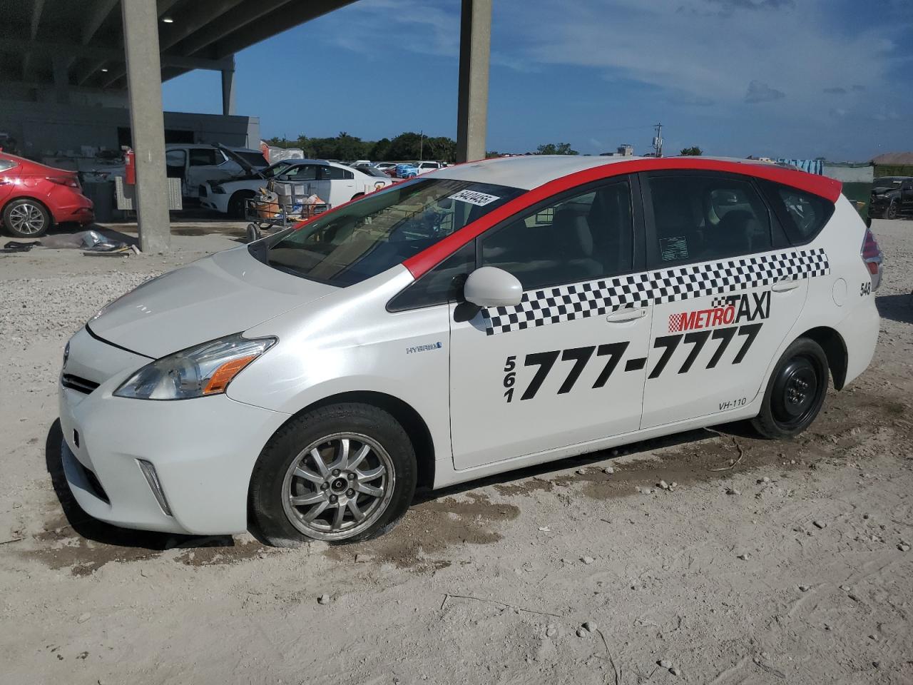 TOYOTA PRIUS V 2014