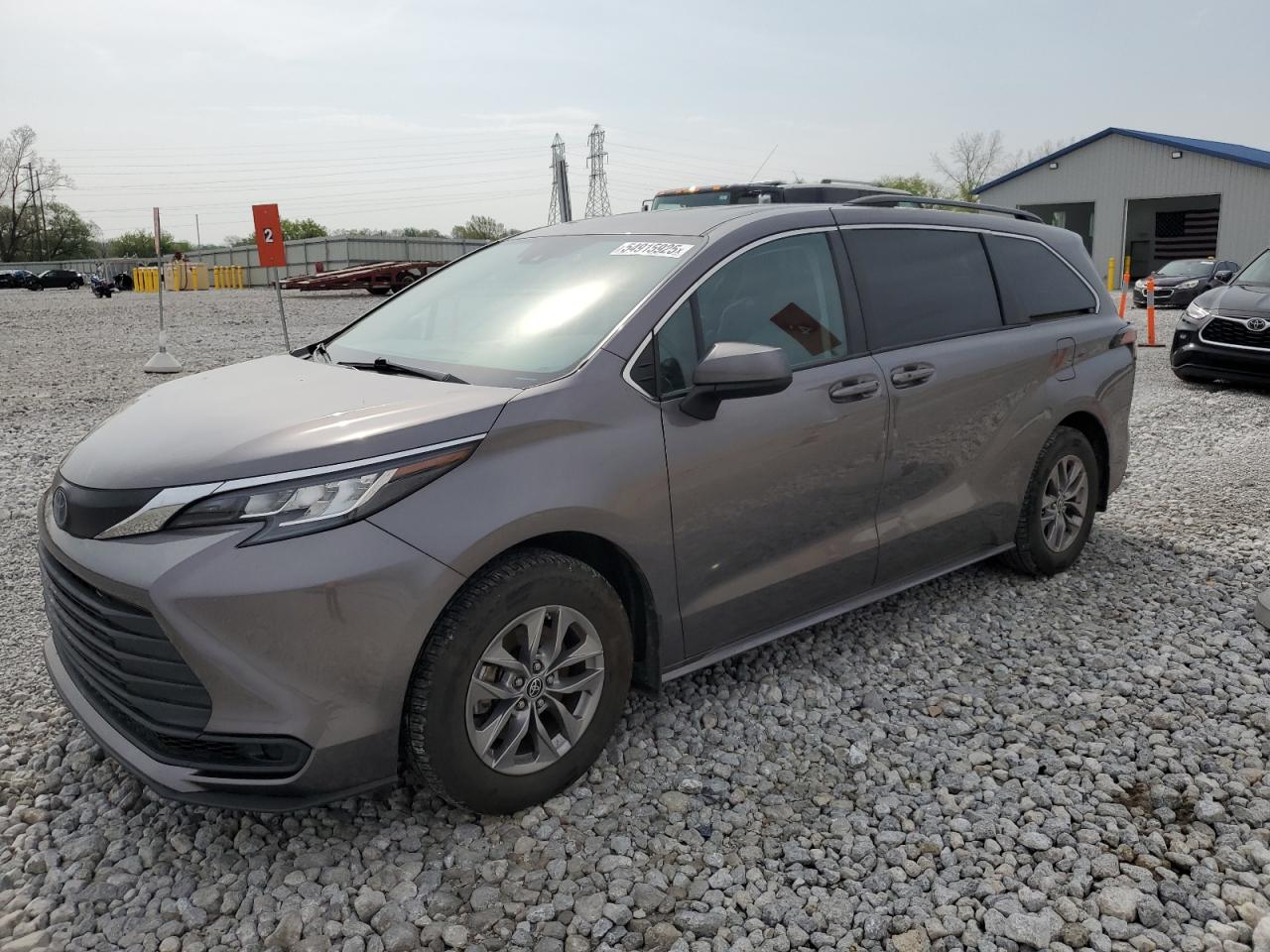 TOYOTA SIENNA LE 2022