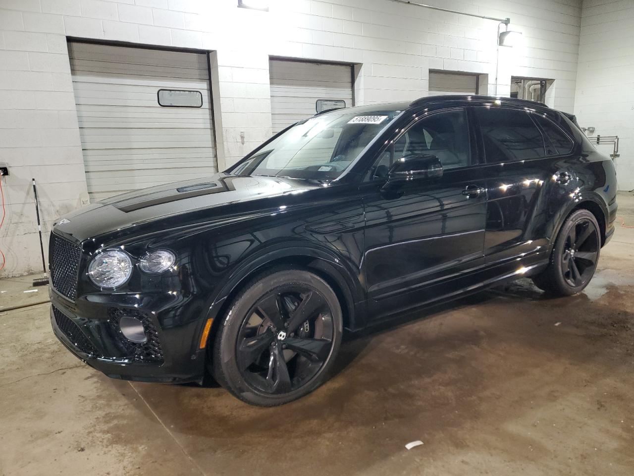 BENTLEY BENTAYGA 2023