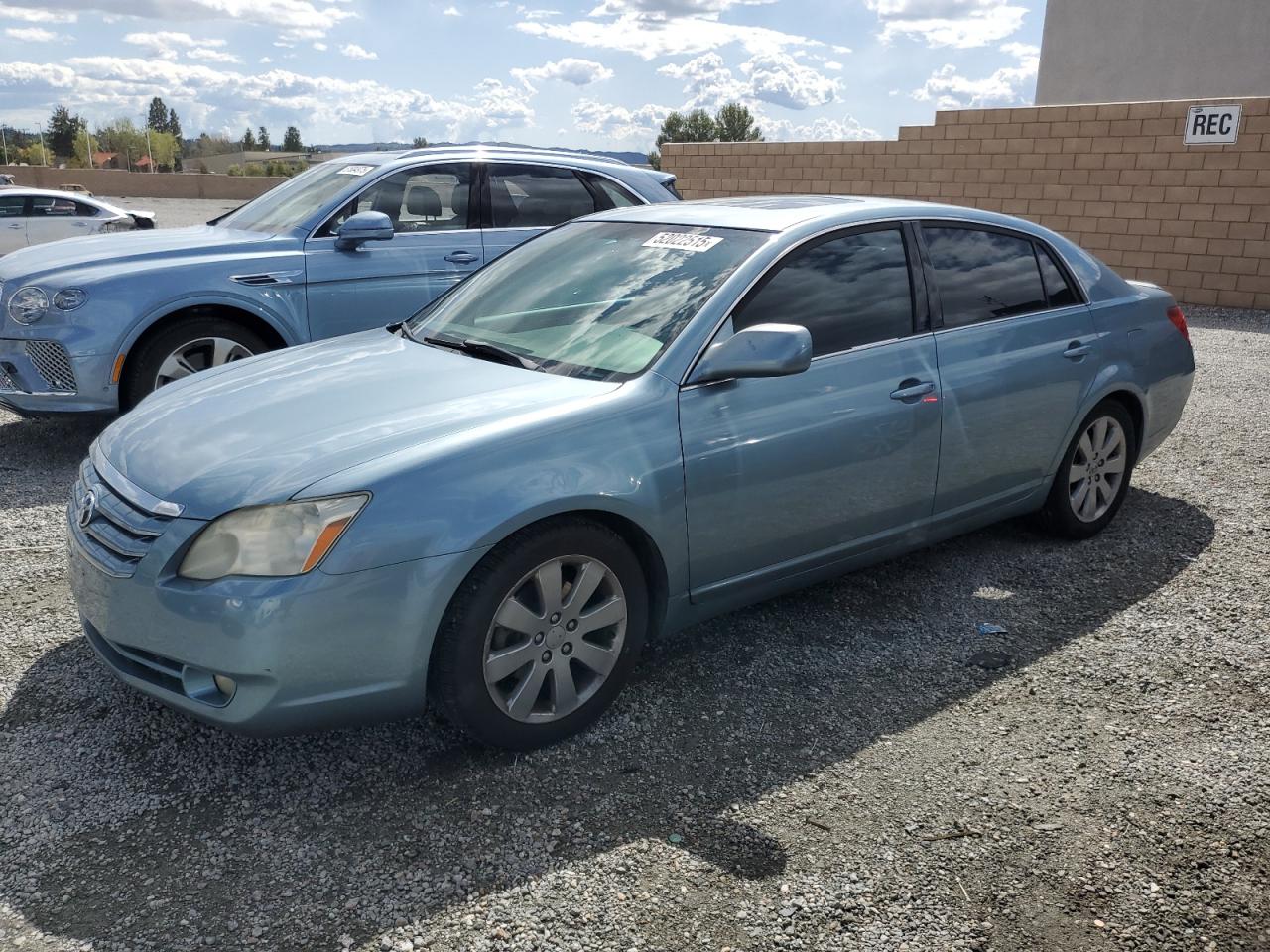 TOYOTA AVALON XL 2005