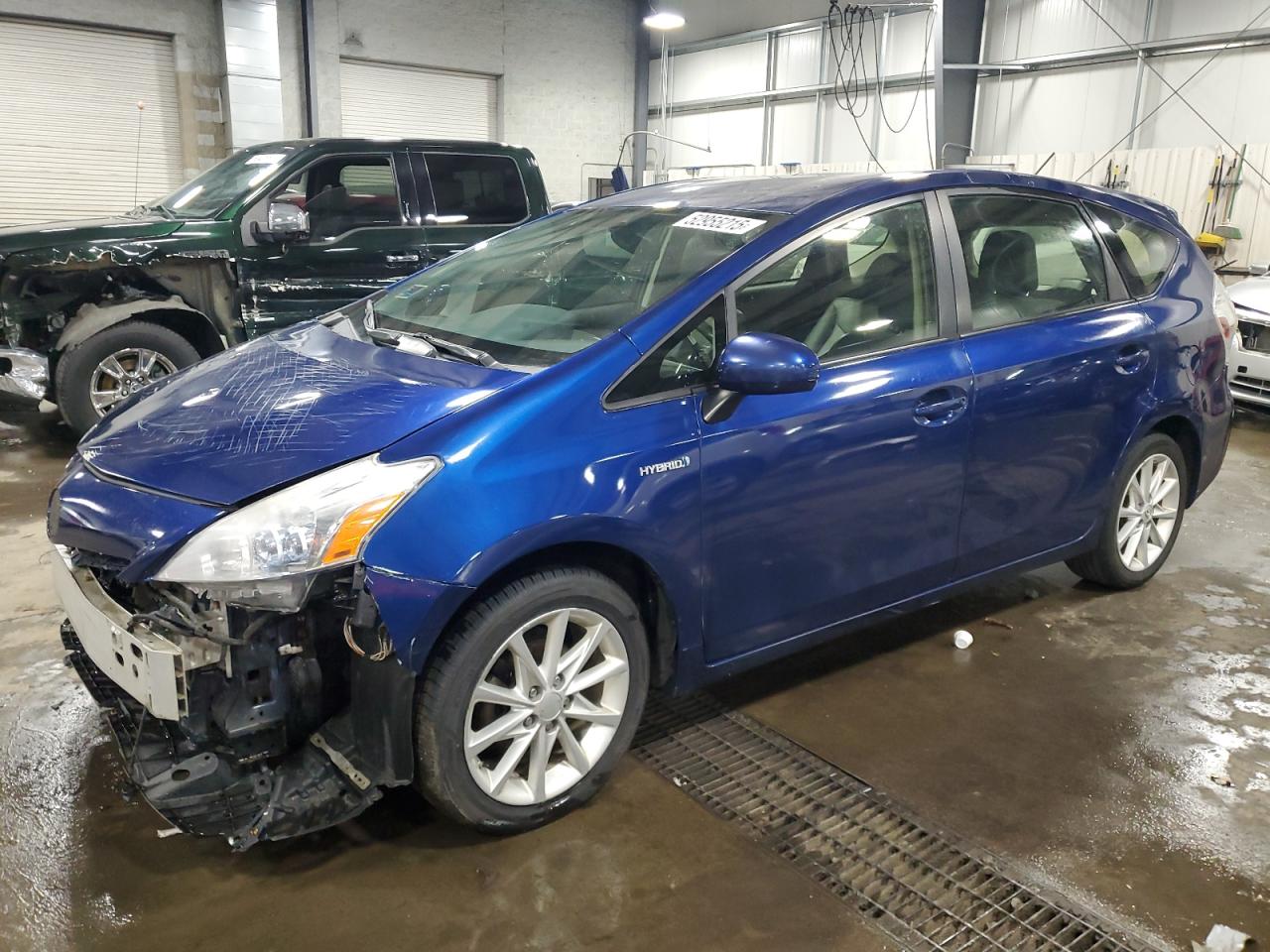 TOYOTA PRIUS V 2012