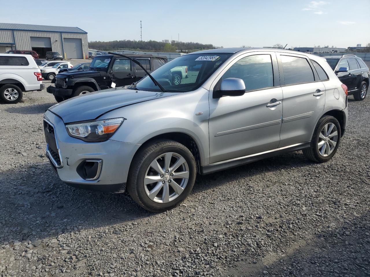 MITSUBISHI OUTLANDER 2015