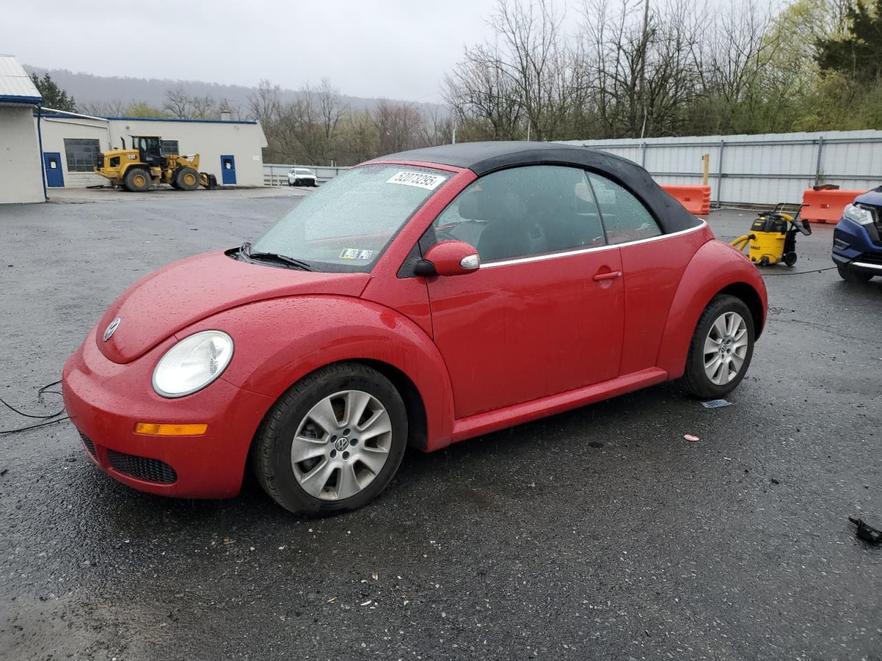 VOLKSWAGEN NEW BEETLE 2010