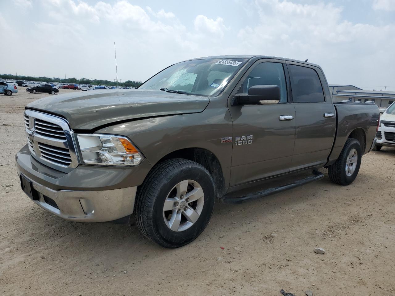 RAM 1500 SLT 2015