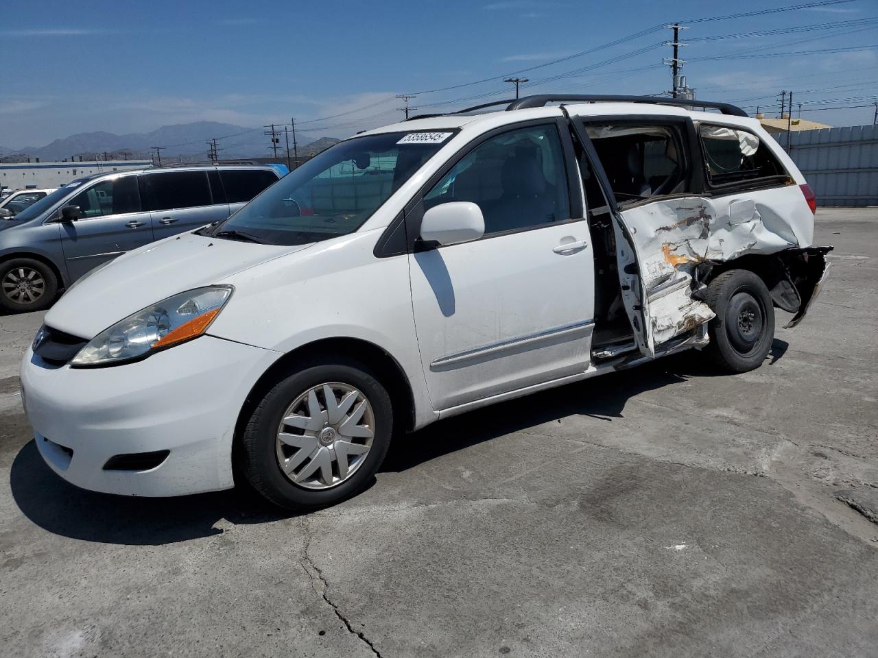 TOYOTA SIENNA XLE 2009