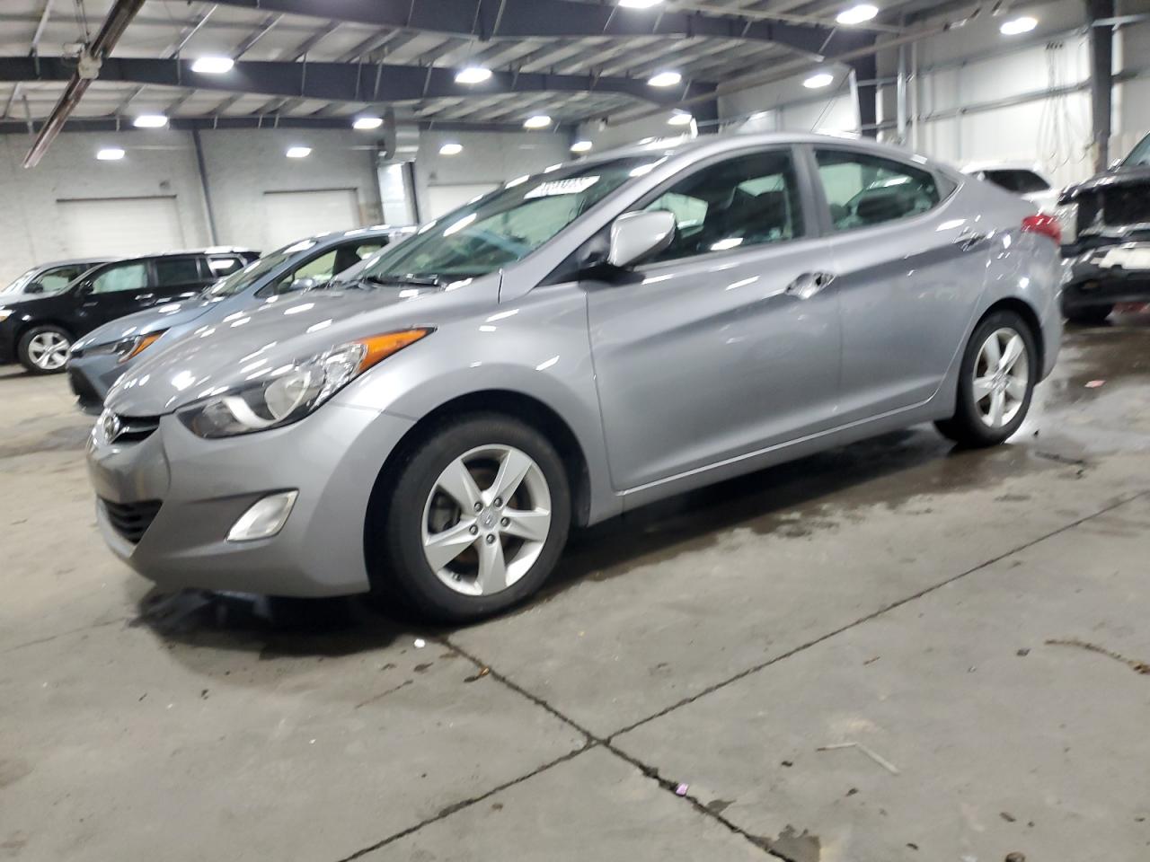 HYUNDAI ELANTRA GL 2013