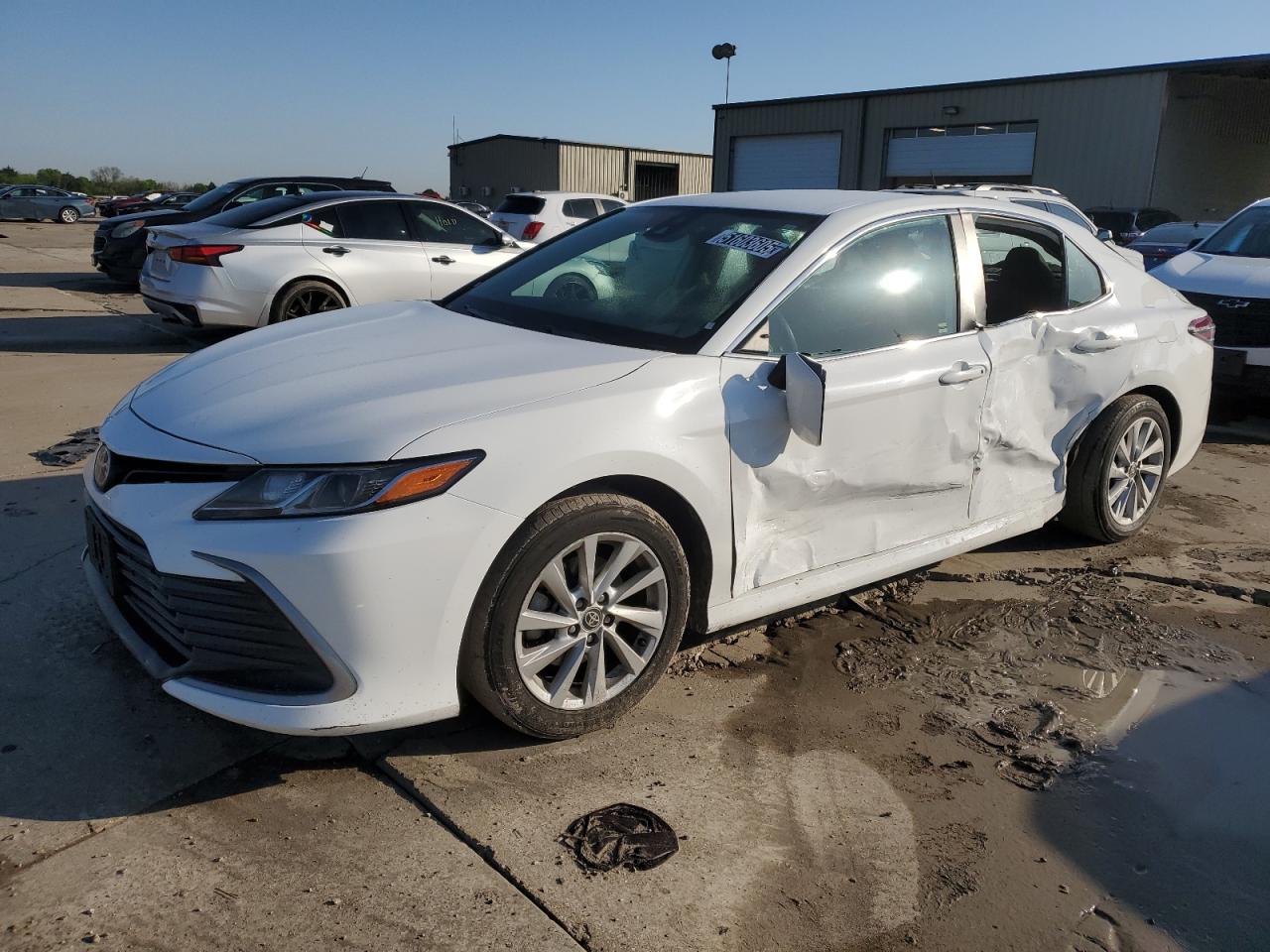TOYOTA CAMRY LE 2021