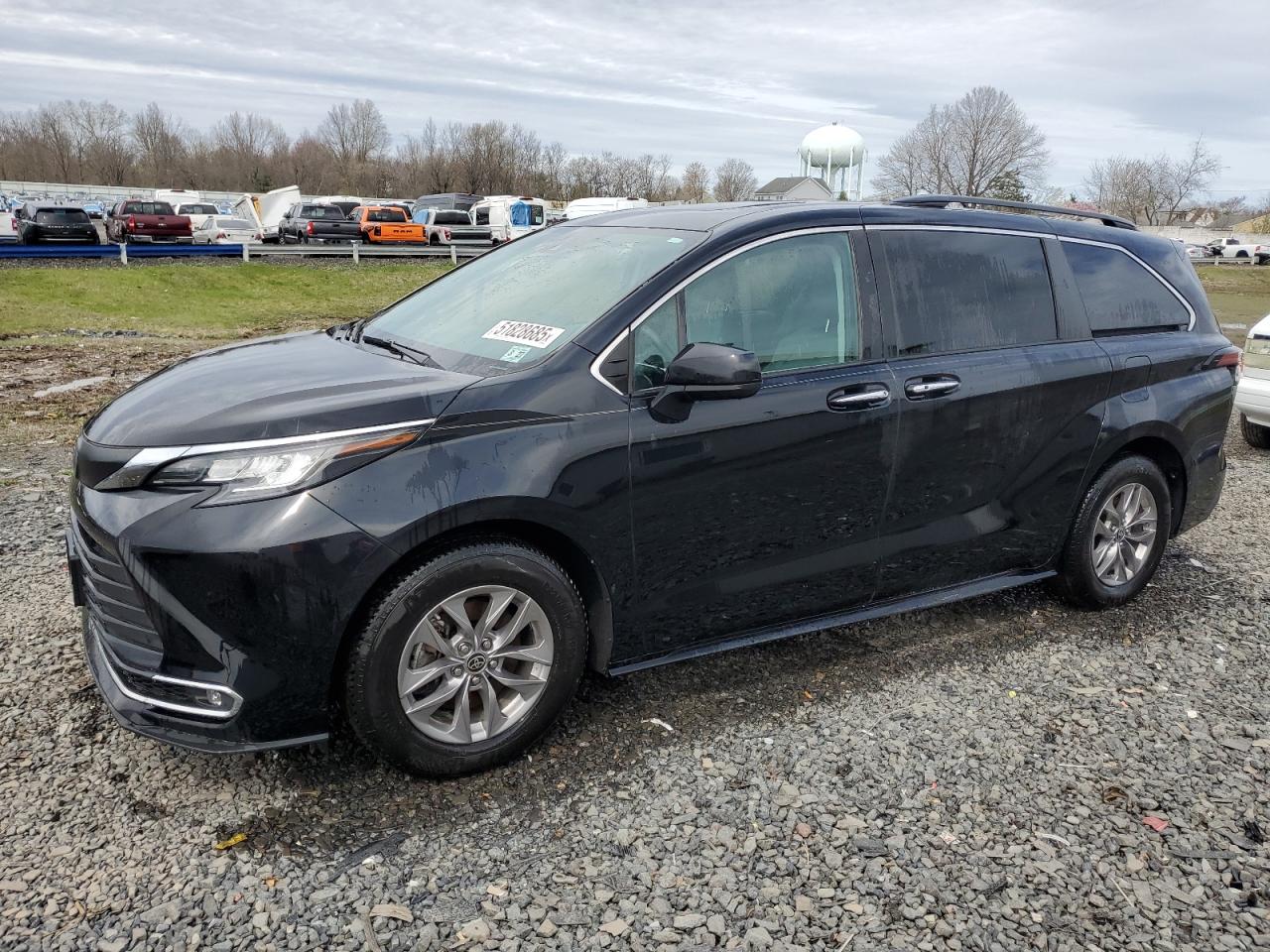 TOYOTA SIENNA XLE 2022