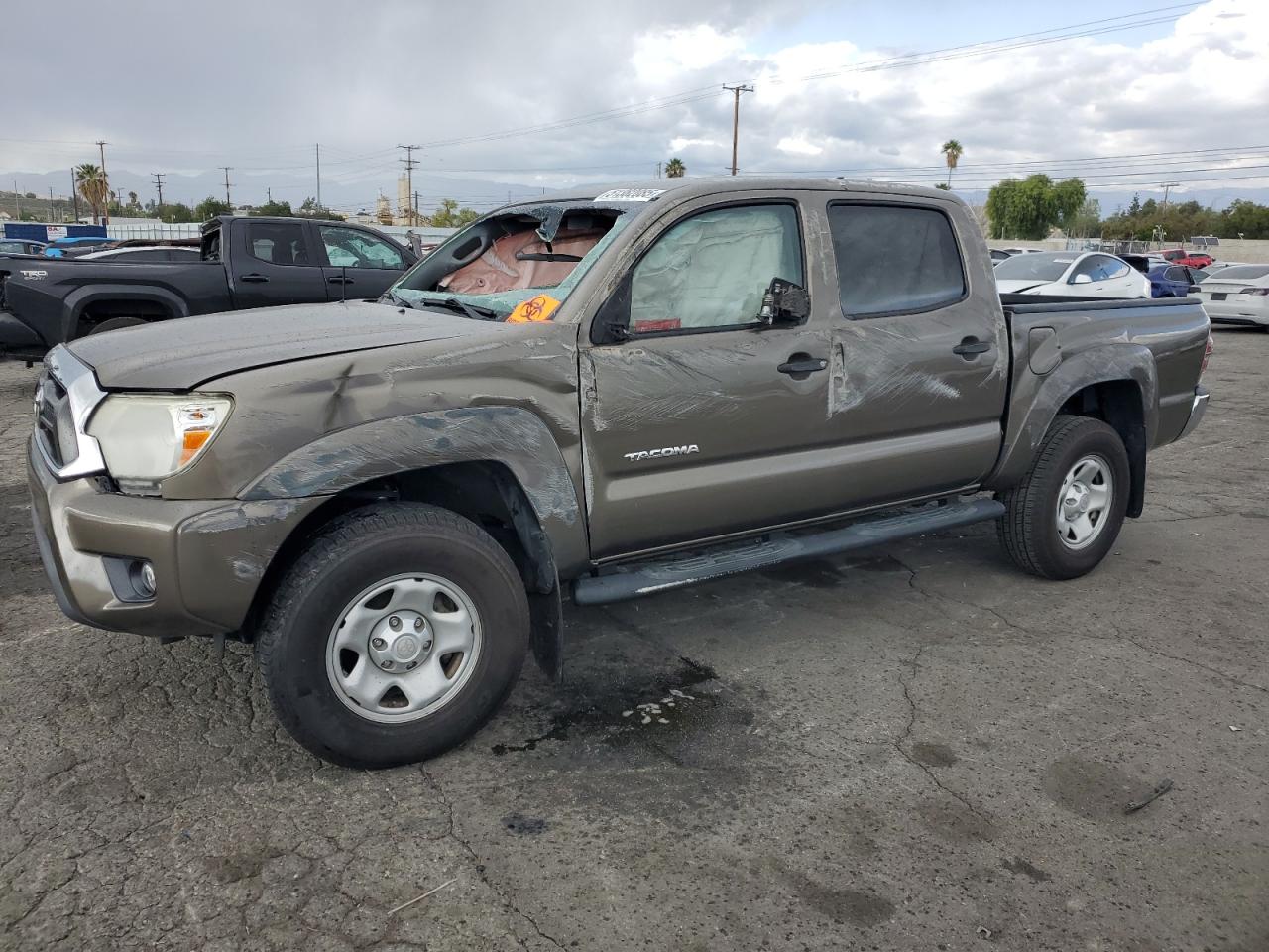 TOYOTA TACOMA DOU 2015