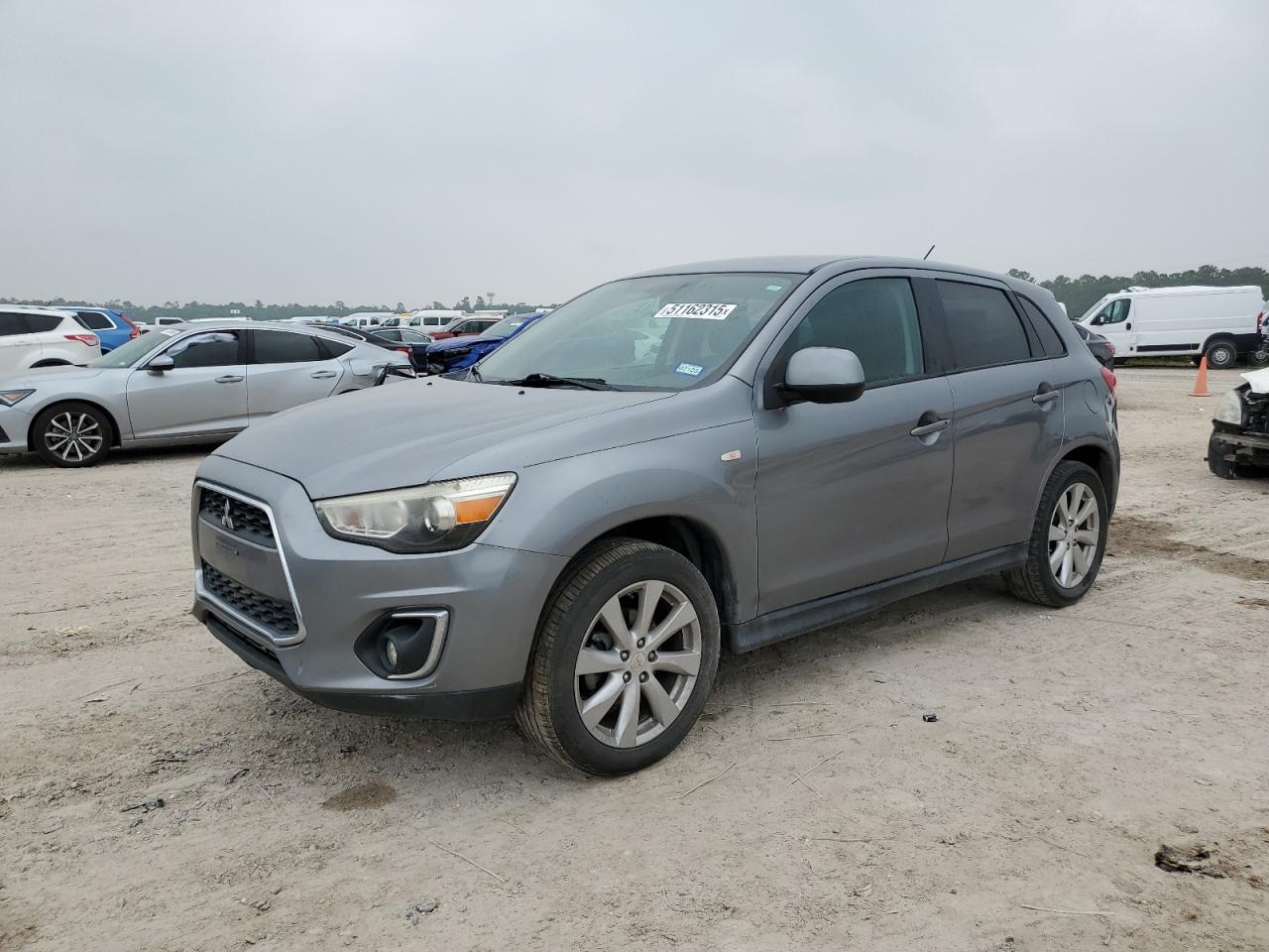 MITSUBISHI OUTLANDER 2015