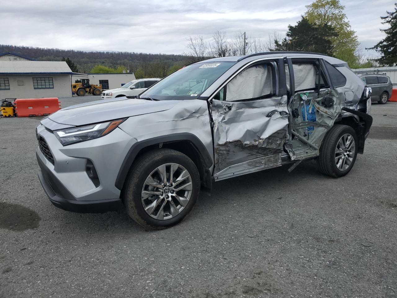 TOYOTA RAV4 XLE P 2022