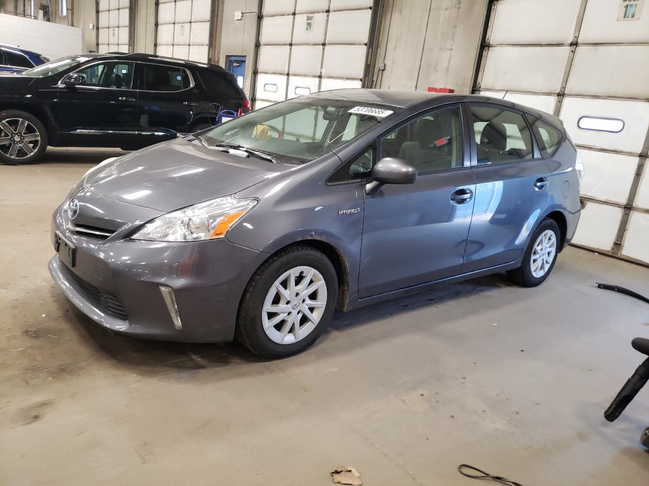 TOYOTA PRIUS V 2012