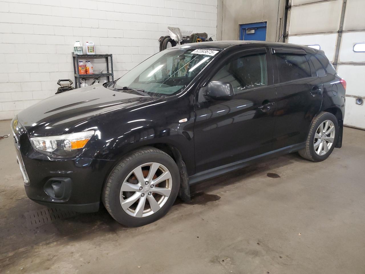 MITSUBISHI OUTLANDER 2015