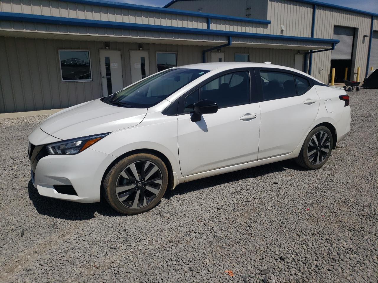 NISSAN VERSA SR 2022