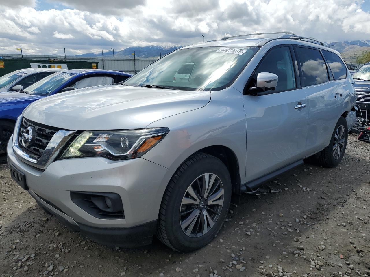 NISSAN PATHFINDER 2017