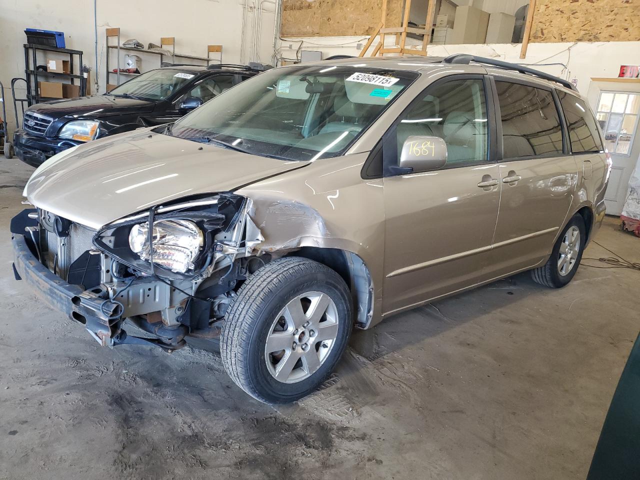 TOYOTA SIENNA XLE 2004