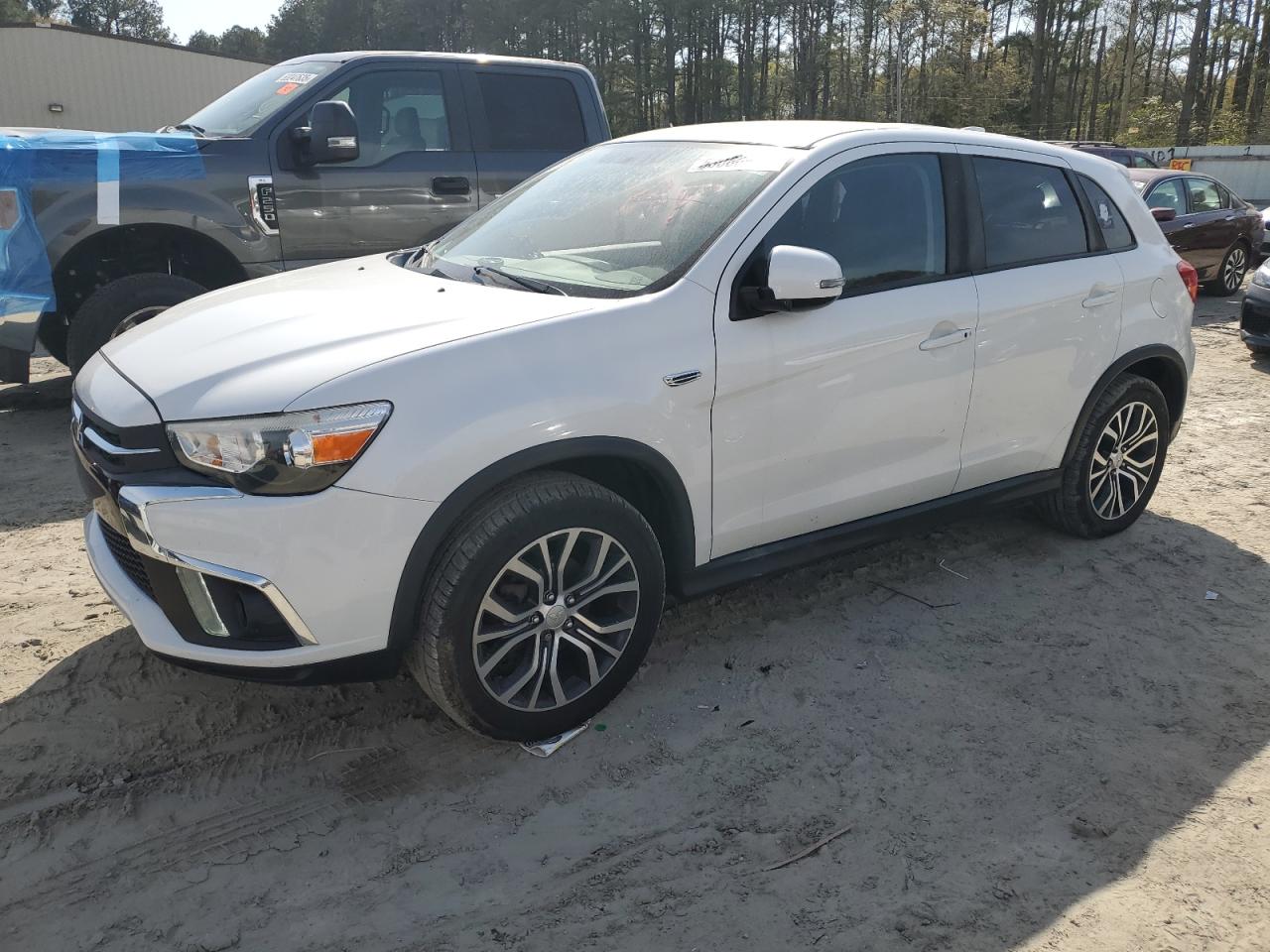 MITSUBISHI OUTLANDER 2019