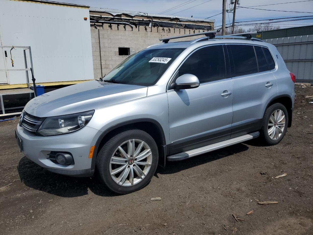 VOLKSWAGEN TIGUAN S 2012