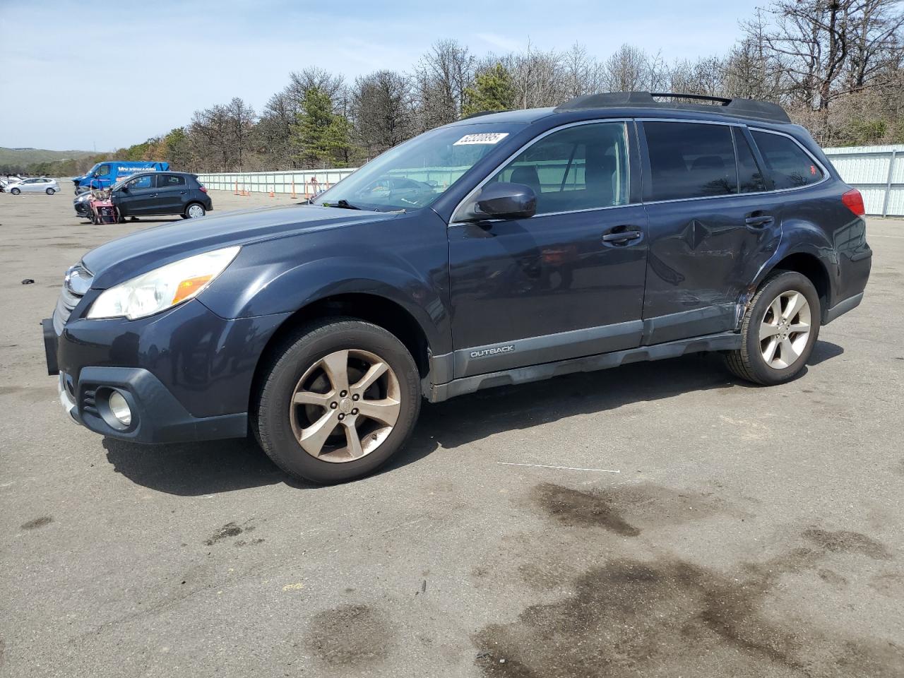 SUBARU OUTBACK 2. 2013