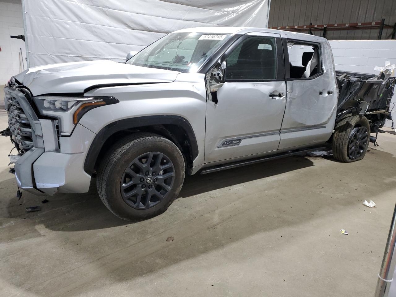 TOYOTA TUNDRA CRE 2025