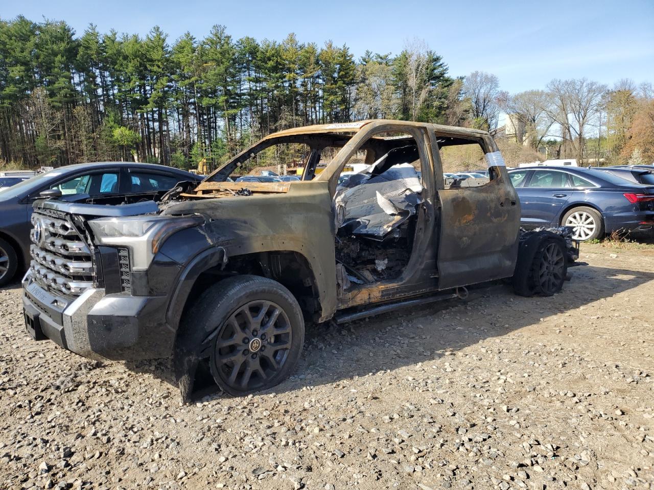 TOYOTA TUNDRA CRE 2024