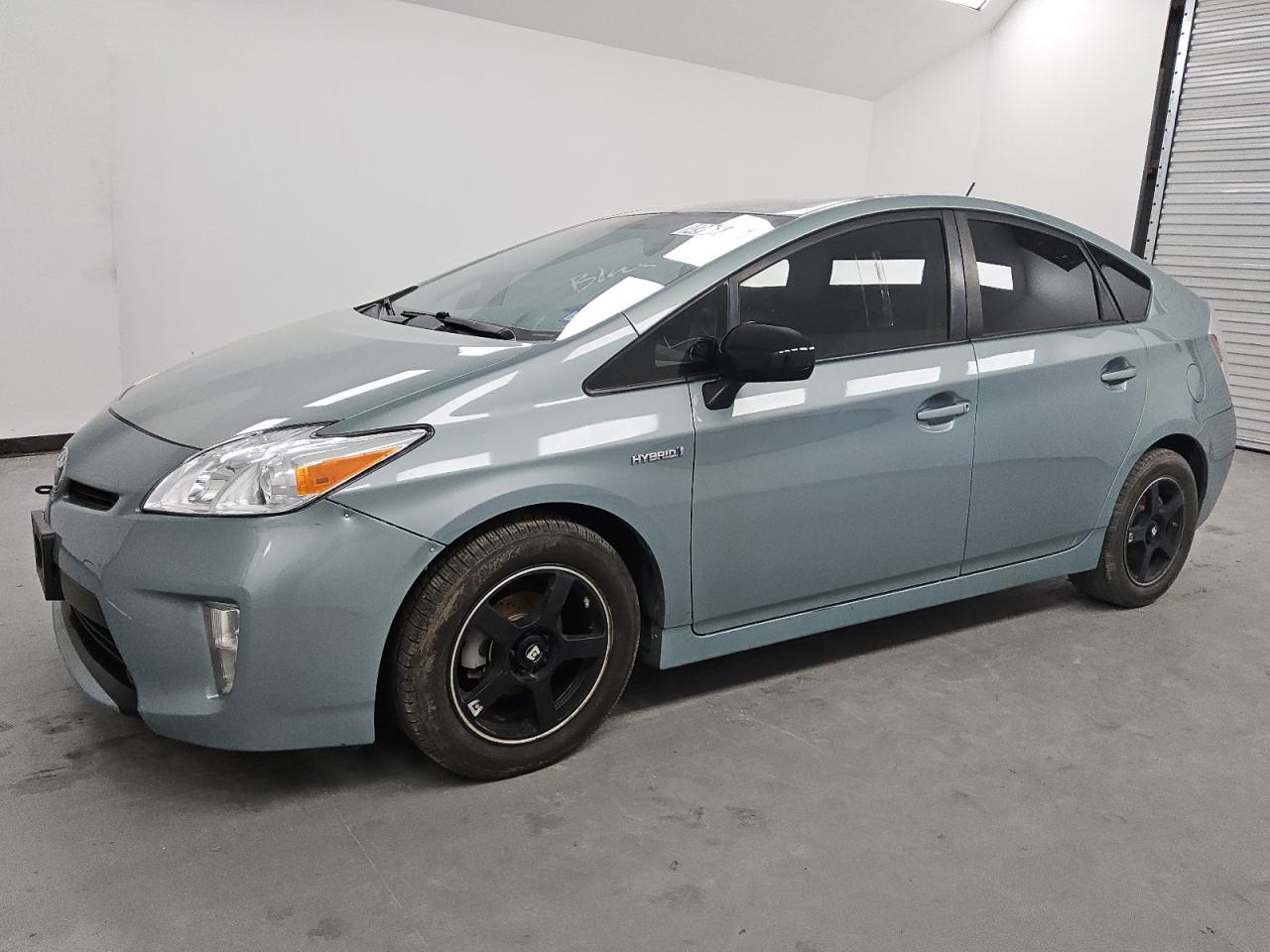 TOYOTA PRIUS 2015