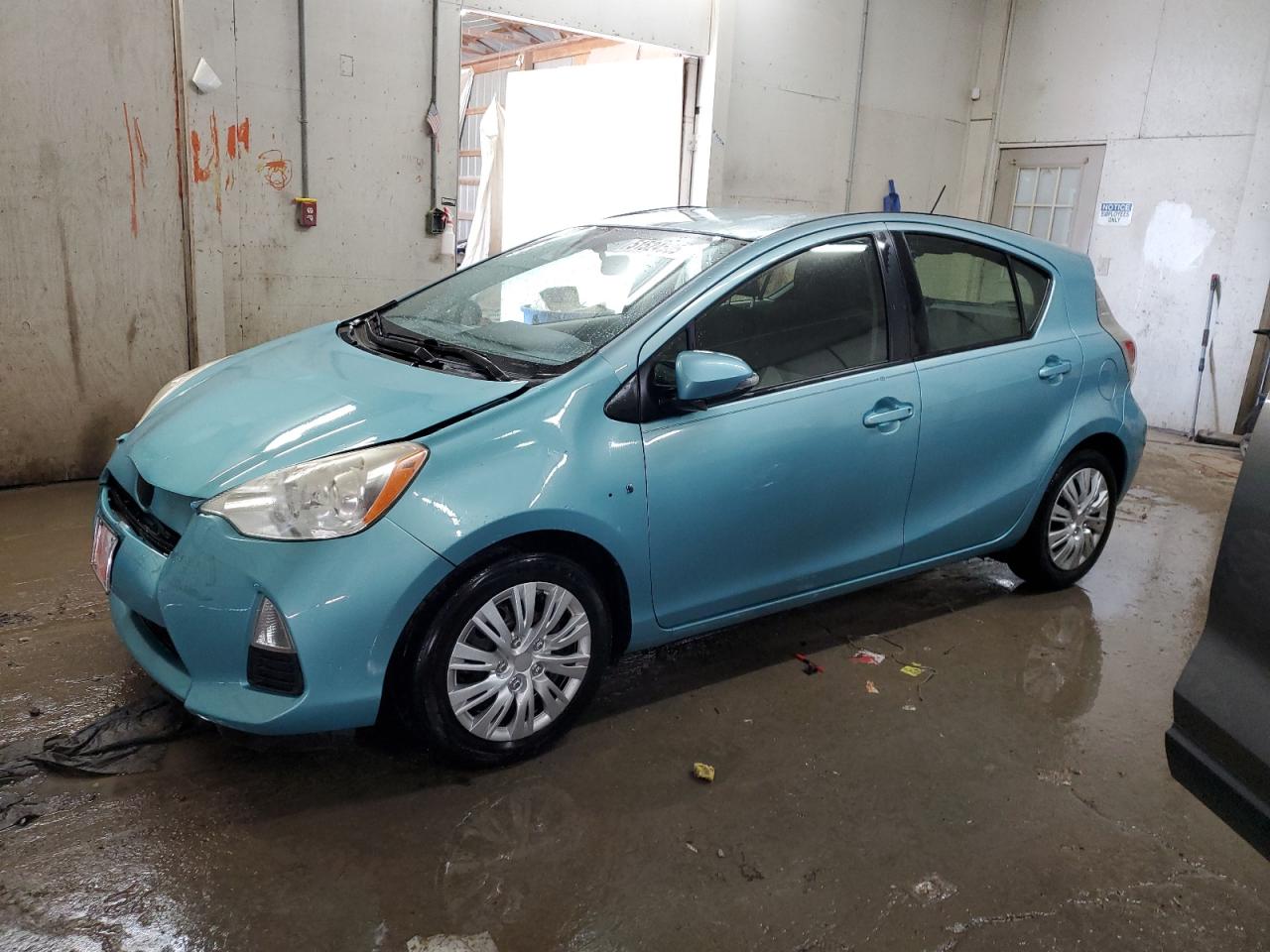 TOYOTA PRIUS C 2013