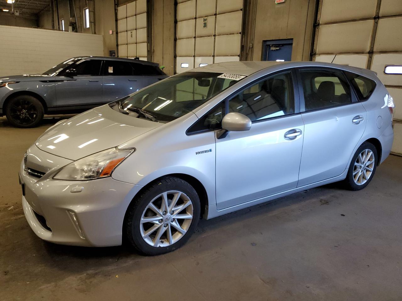 TOYOTA PRIUS V 2014