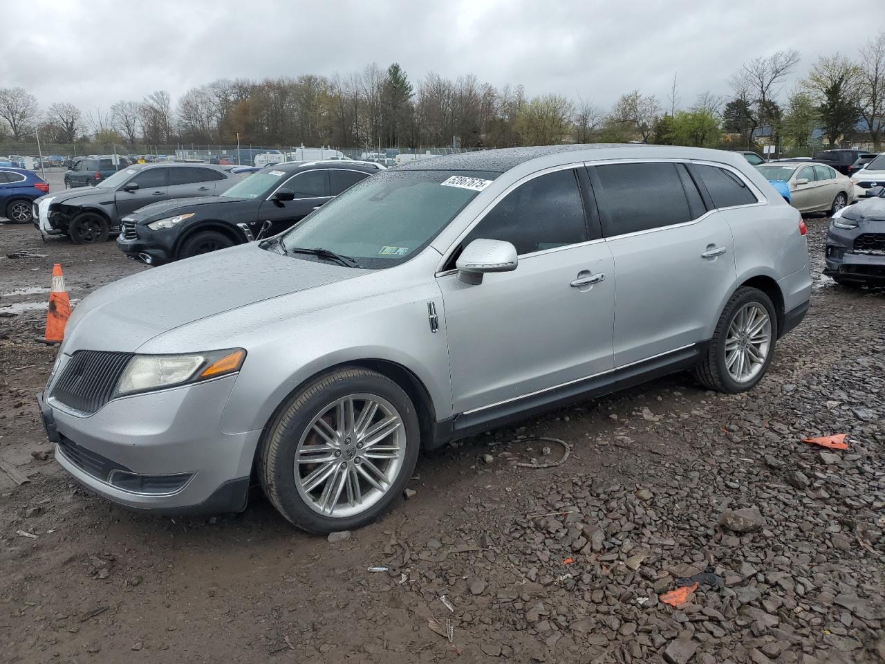 LINCOLN MKT 2014