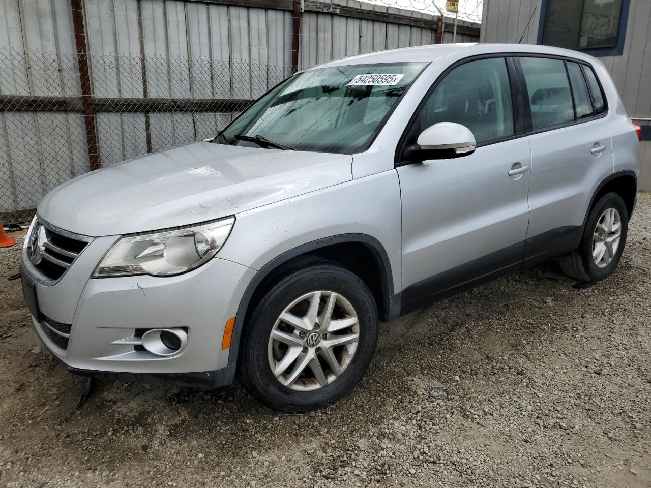 VOLKSWAGEN TIGUAN S 2011