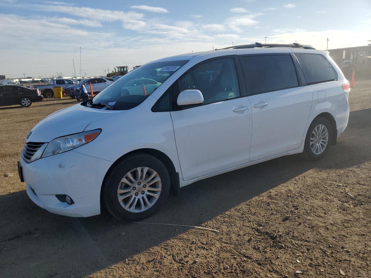 TOYOTA SIENNA XLE 2012