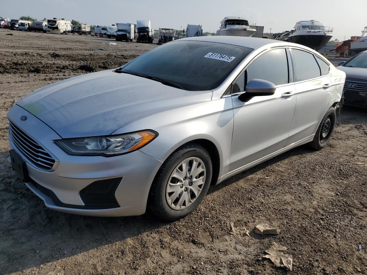 FORD FUSION S 2019