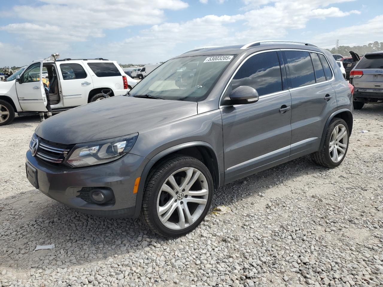VOLKSWAGEN TIGUAN S 2012