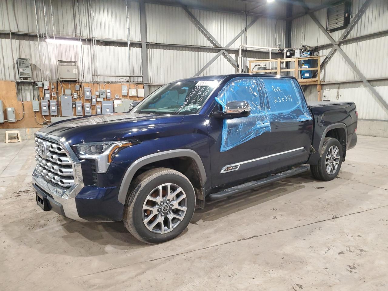 TOYOTA TUNDRA CRE 2024
