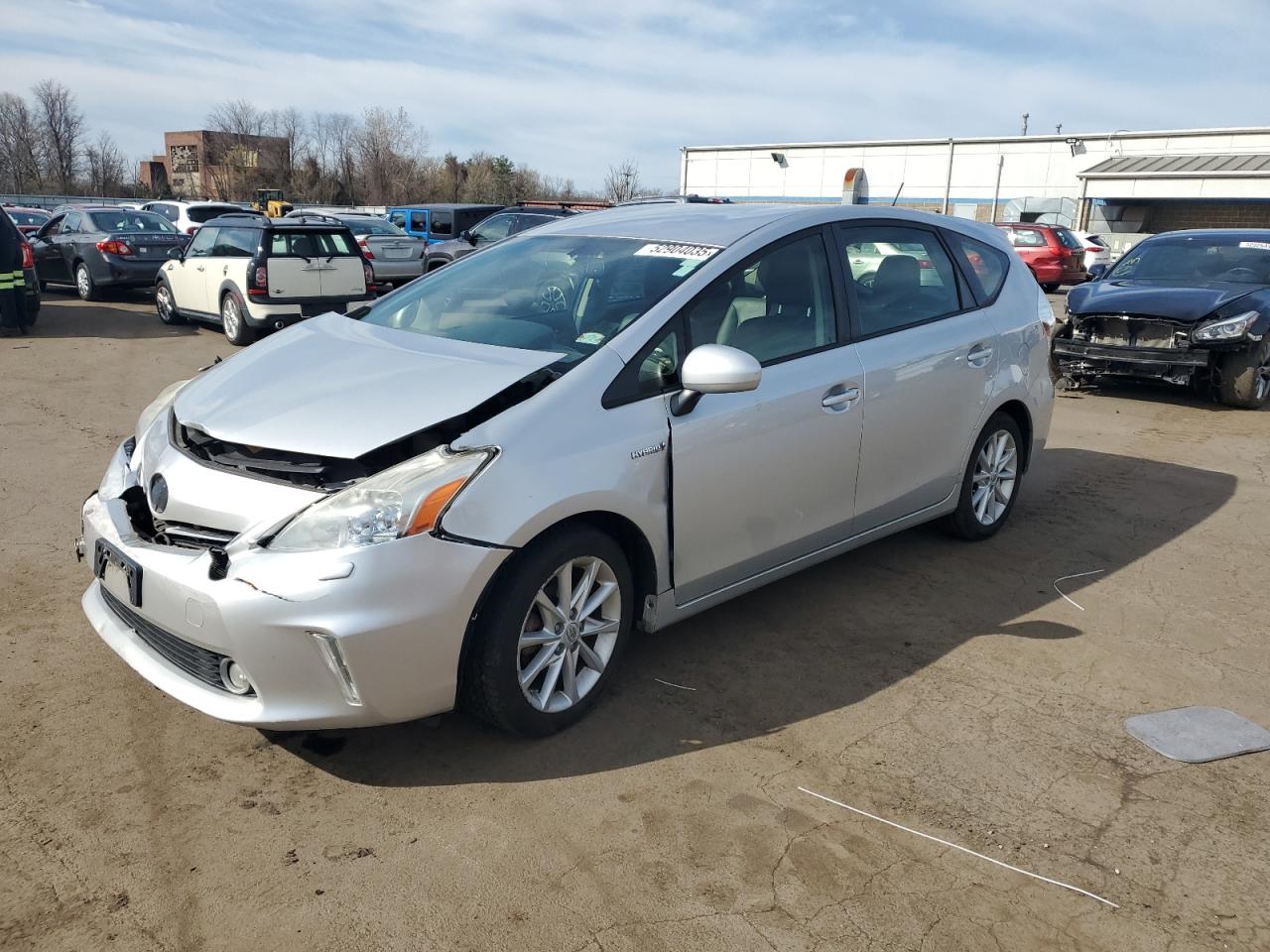 TOYOTA PRIUS V 2012