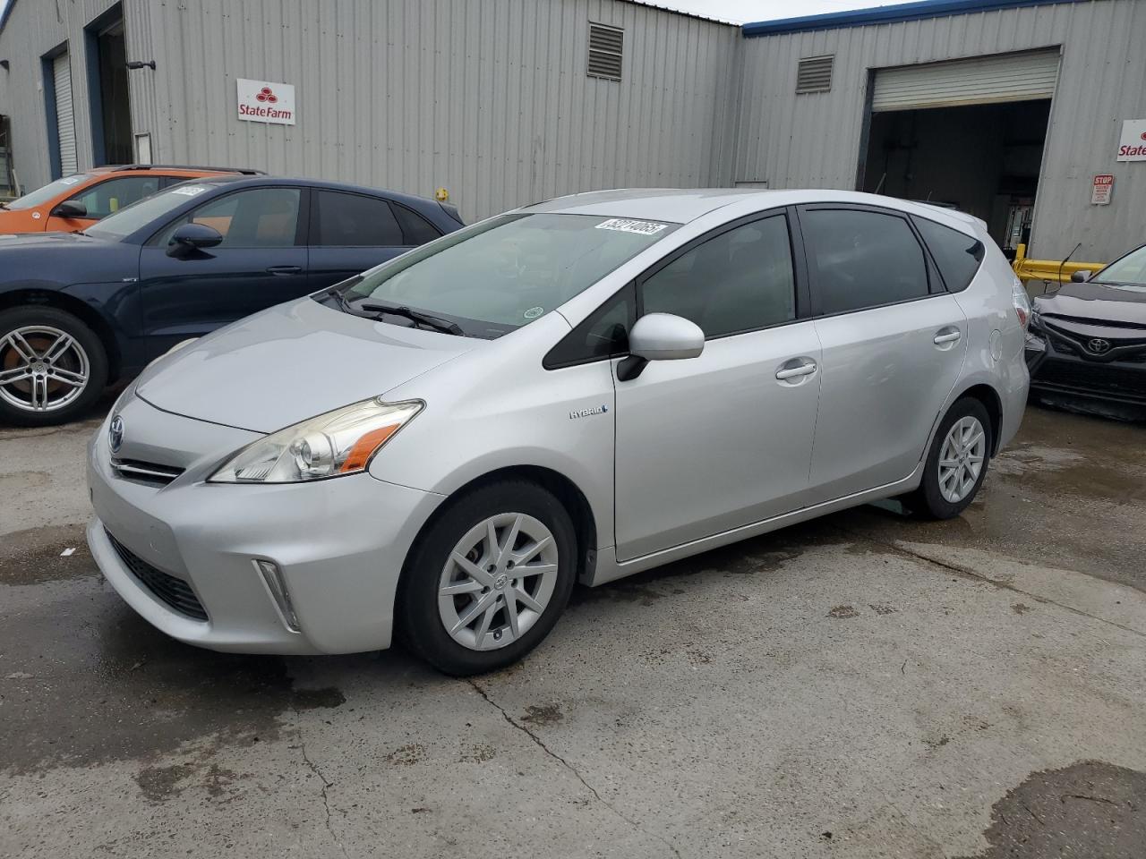 TOYOTA PRIUS V 2013