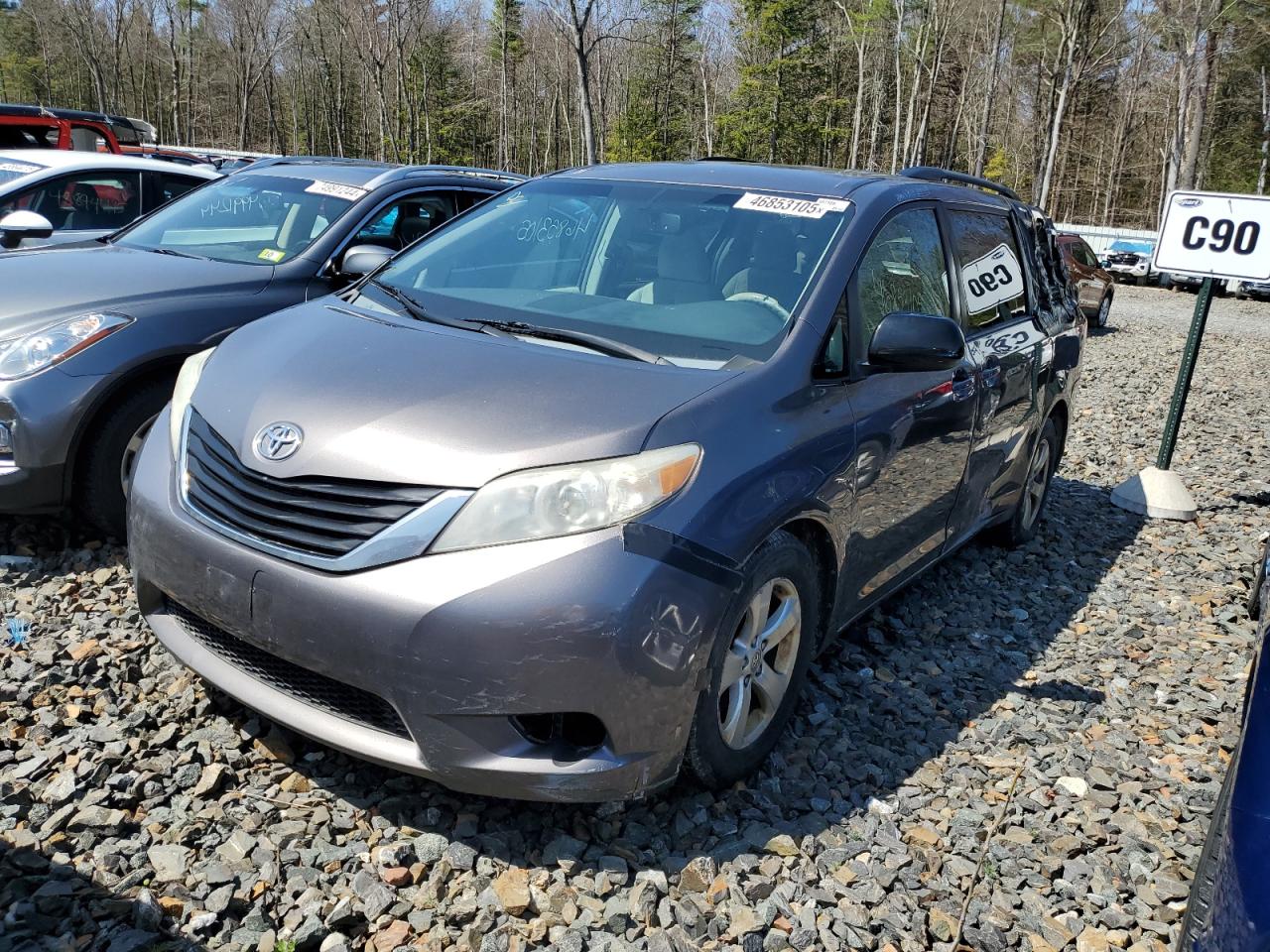 TOYOTA SIENNA LE 2013