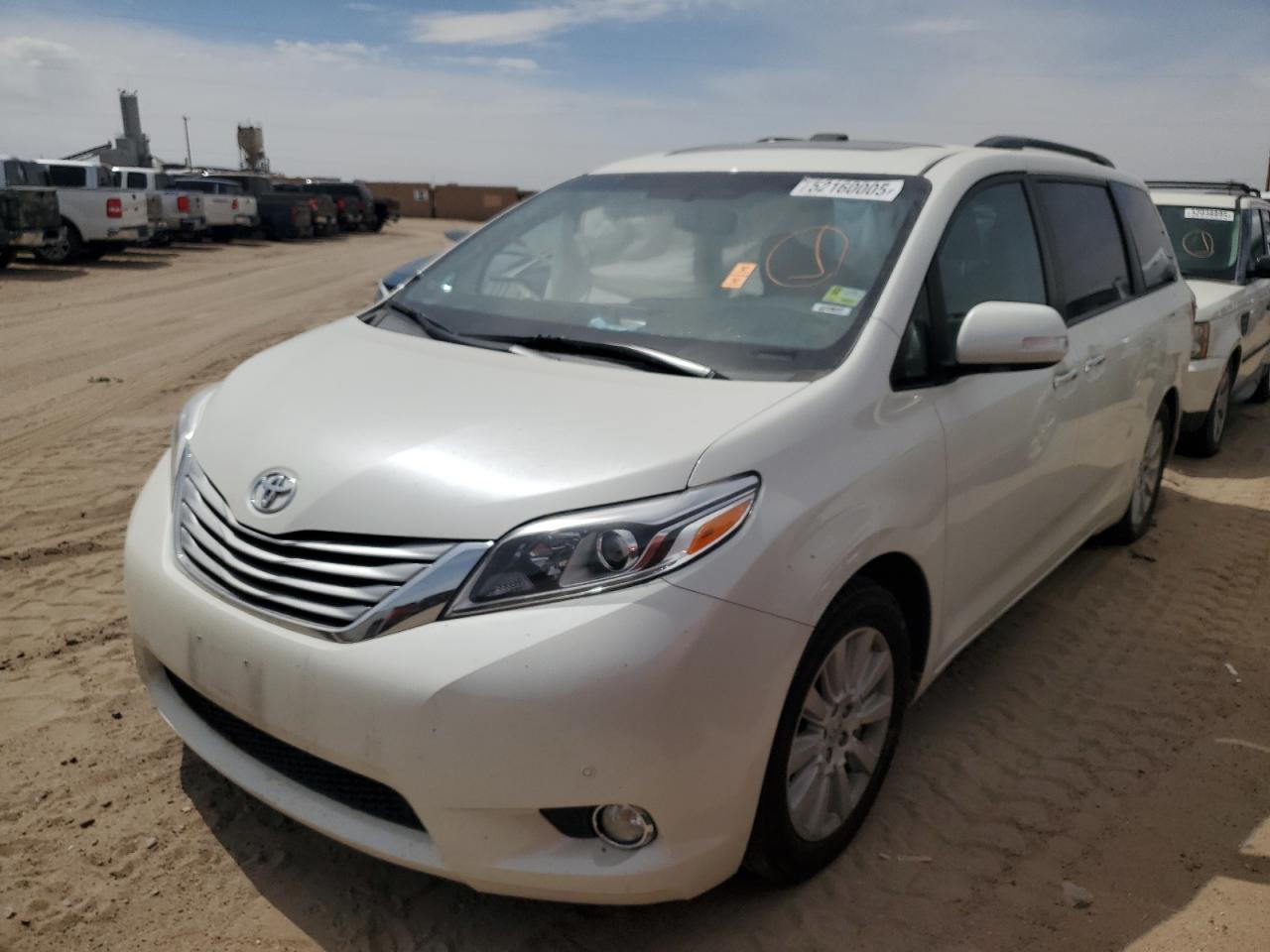 TOYOTA SIENNA XLE 2017
