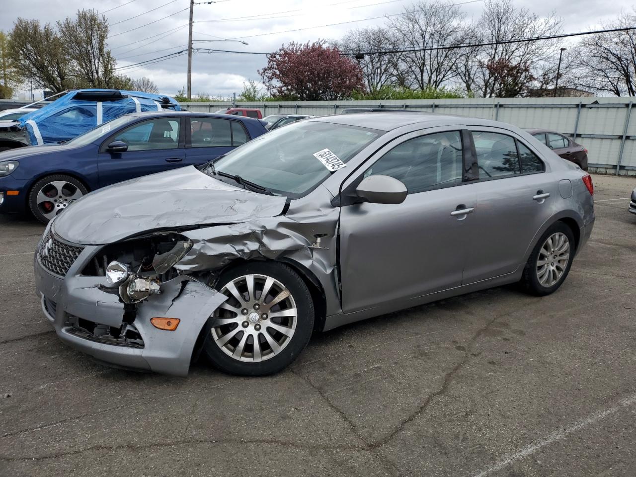 SUZUKI KIZASHI SE 2013