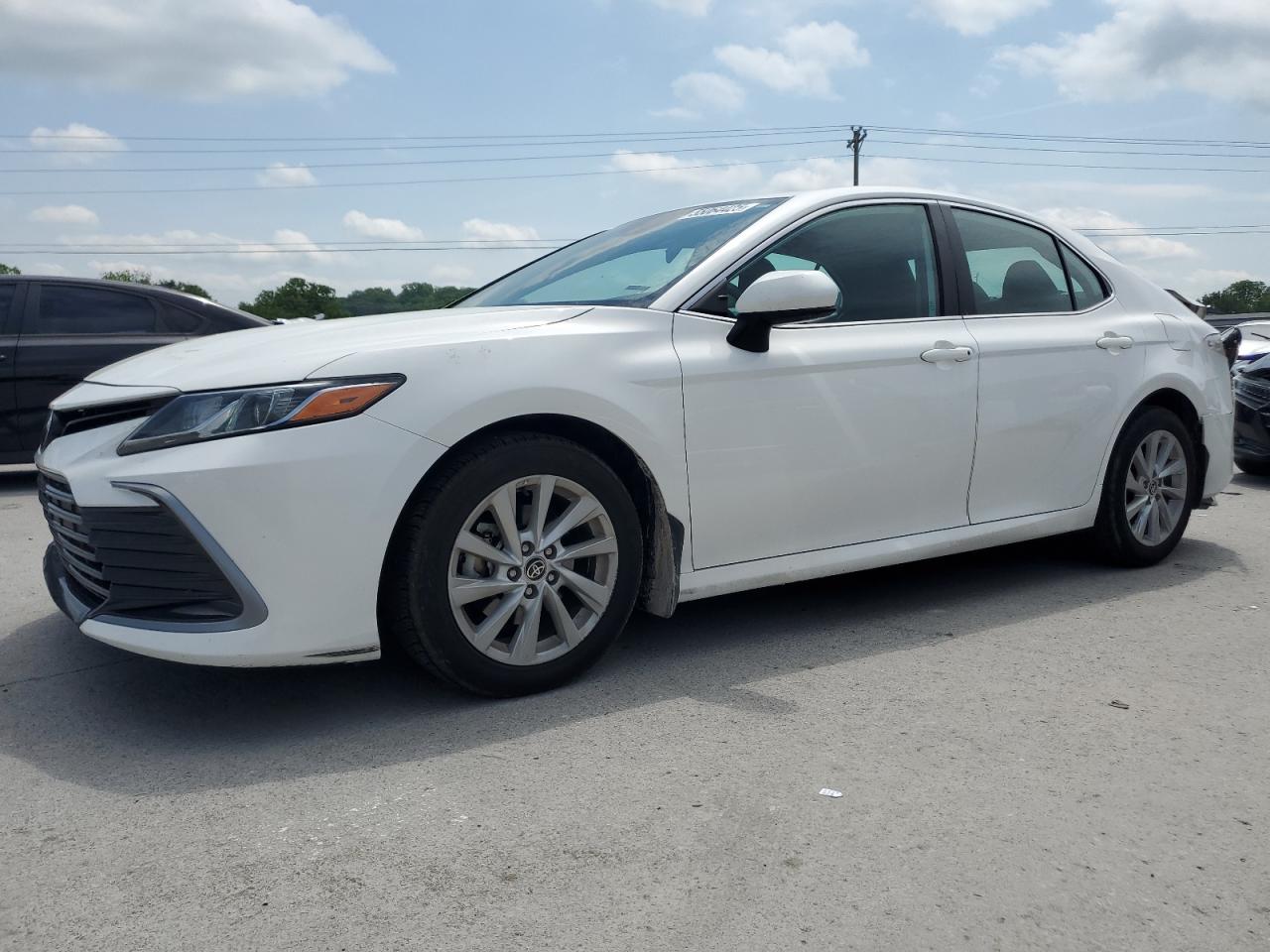 TOYOTA CAMRY LE 2022