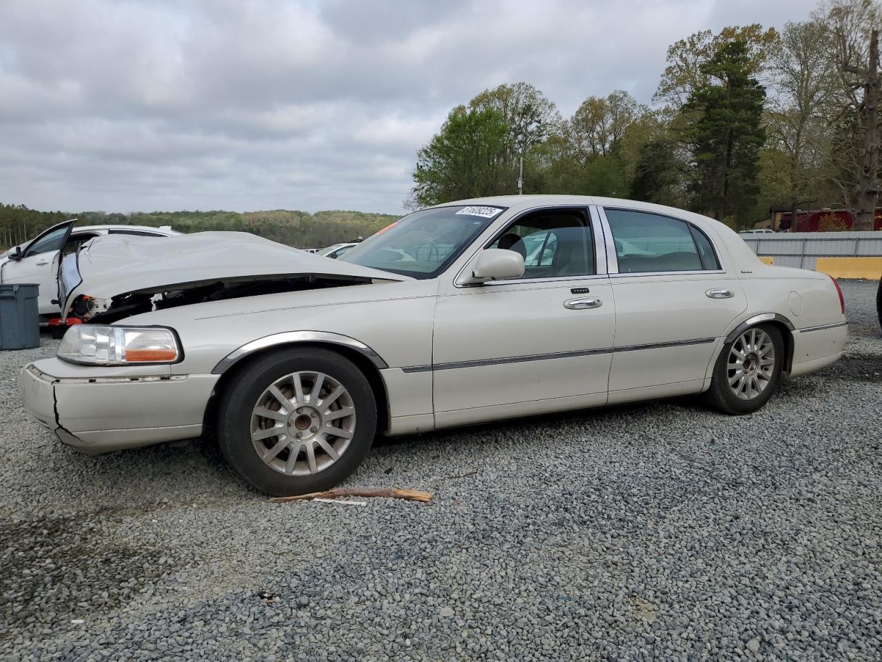 LINCOLN TOWN CAR S 2007