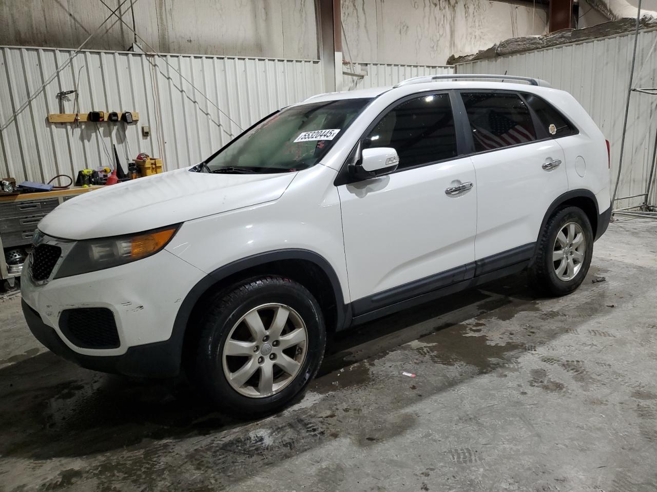 KIA SORENTO LX 2013