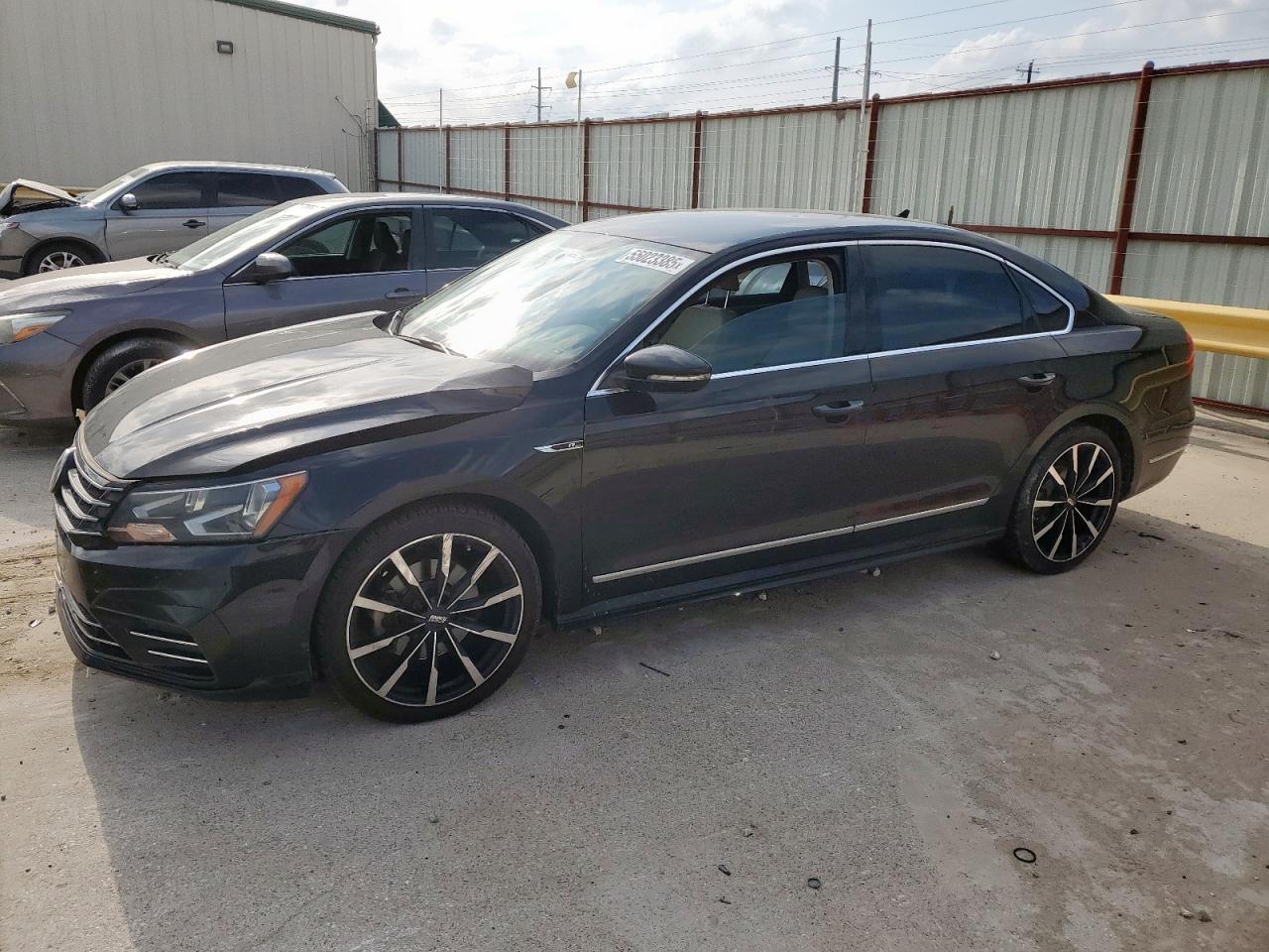 VOLKSWAGEN PASSAT R-L 2017