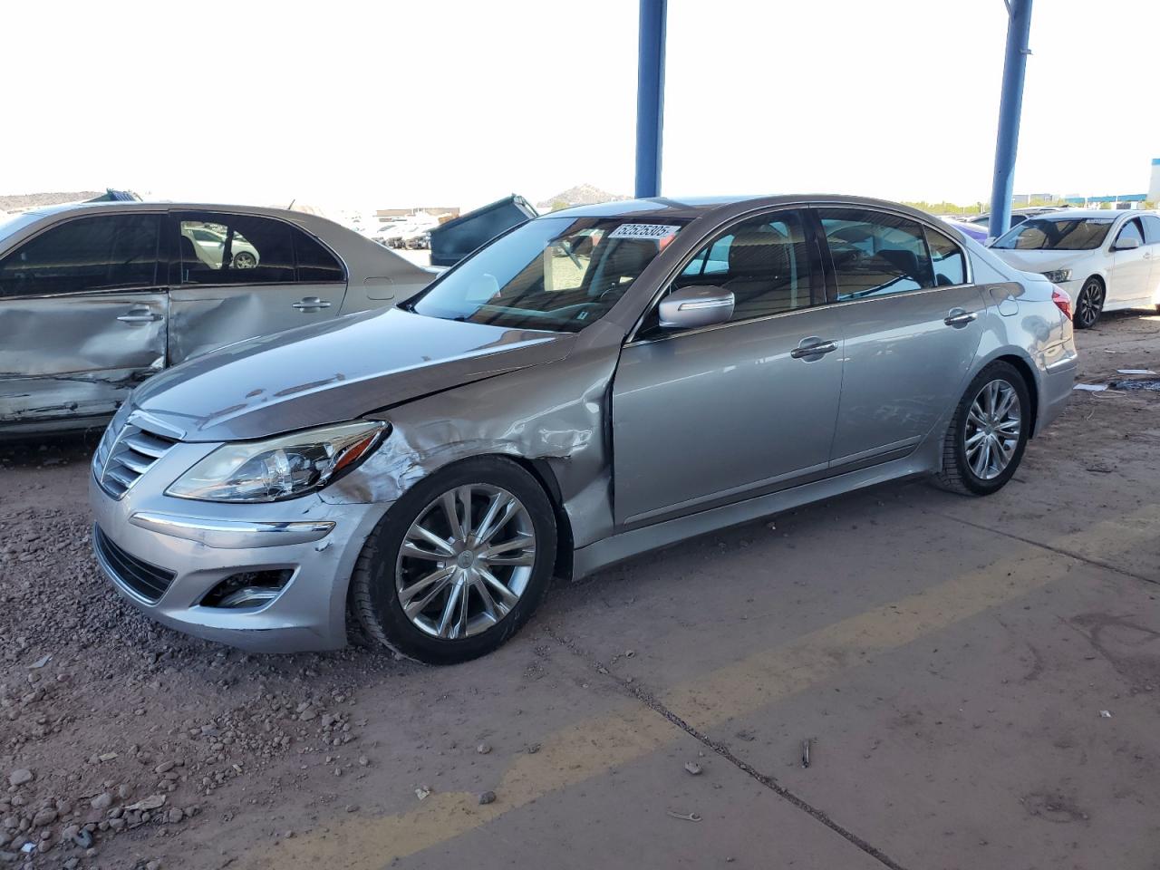 HYUNDAI GENESIS 3. 2012