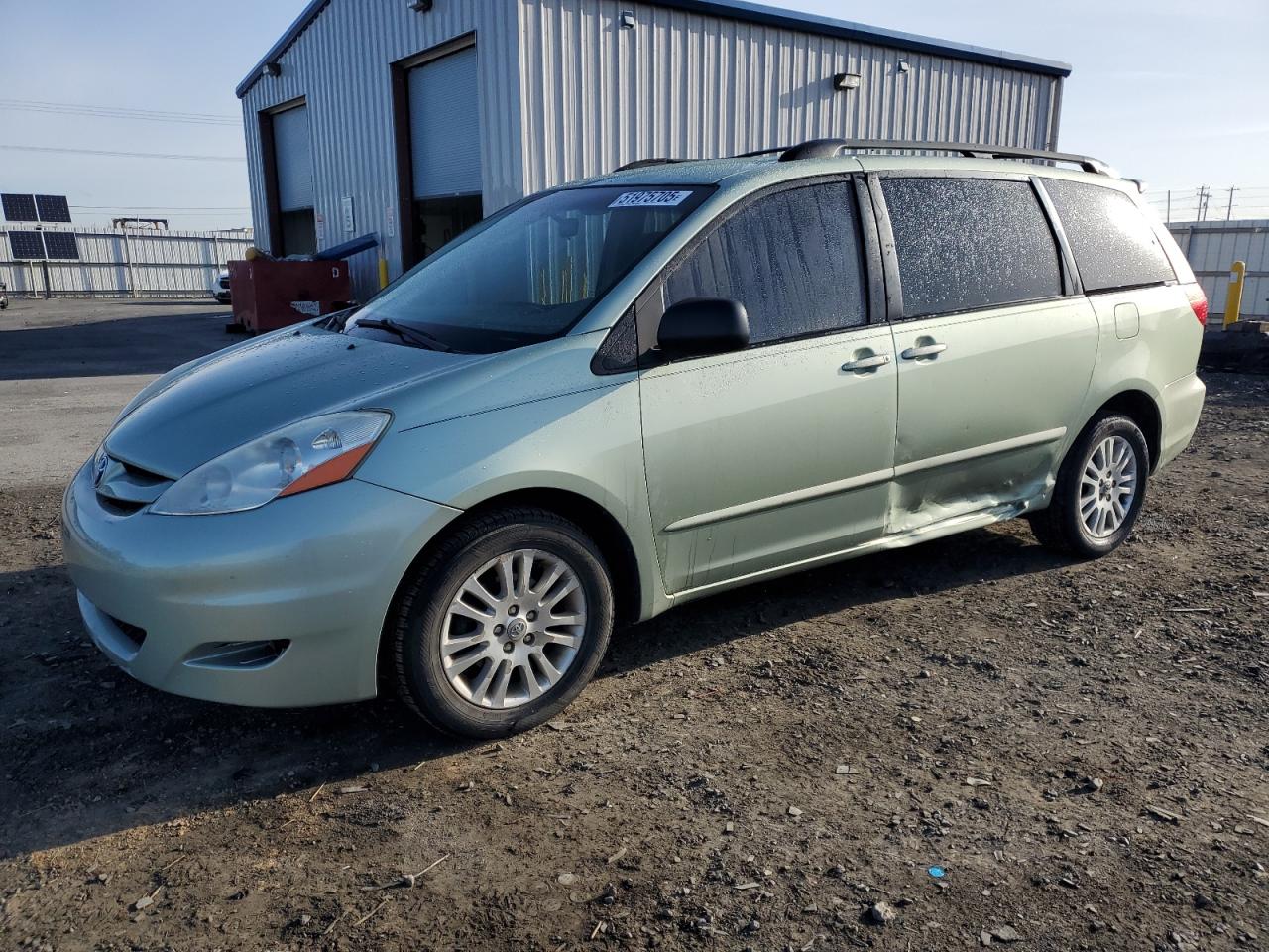 TOYOTA SIENNA LE 2008