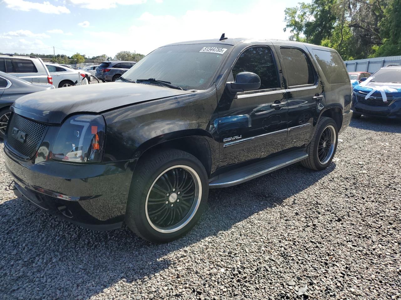 GMC YUKON DENA 2013